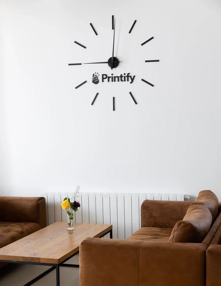Printify sienas pulkstenis atpūtas zonā